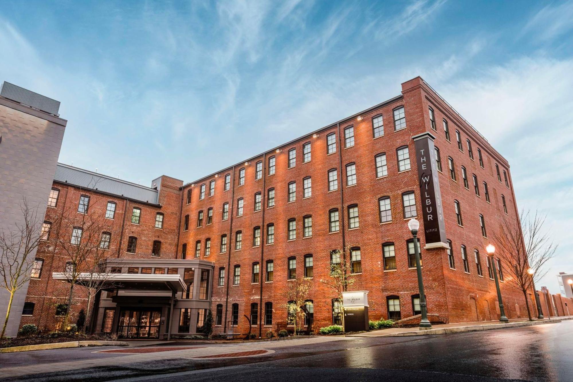 The Wilbur Lititz, Tapestry Collection By Hilton Hotel Exterior foto
